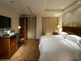 Seasons Hotel Royal Room