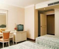 Room - Royal Hotel